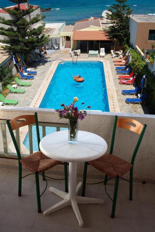 Haris Apartments Kokkini Hani Стая снимка