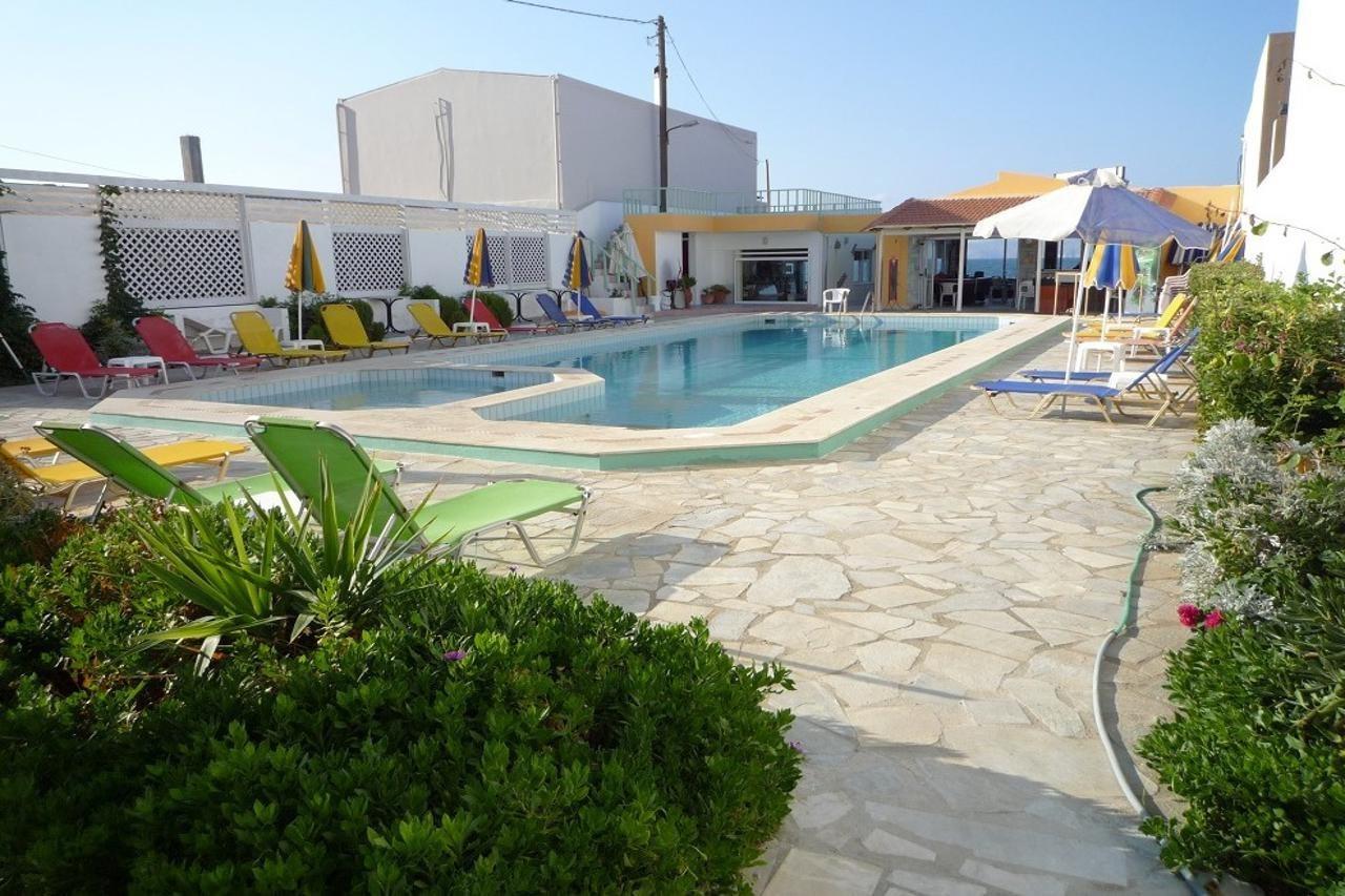 Haris Apartments Kokkini Hani Екстериор снимка