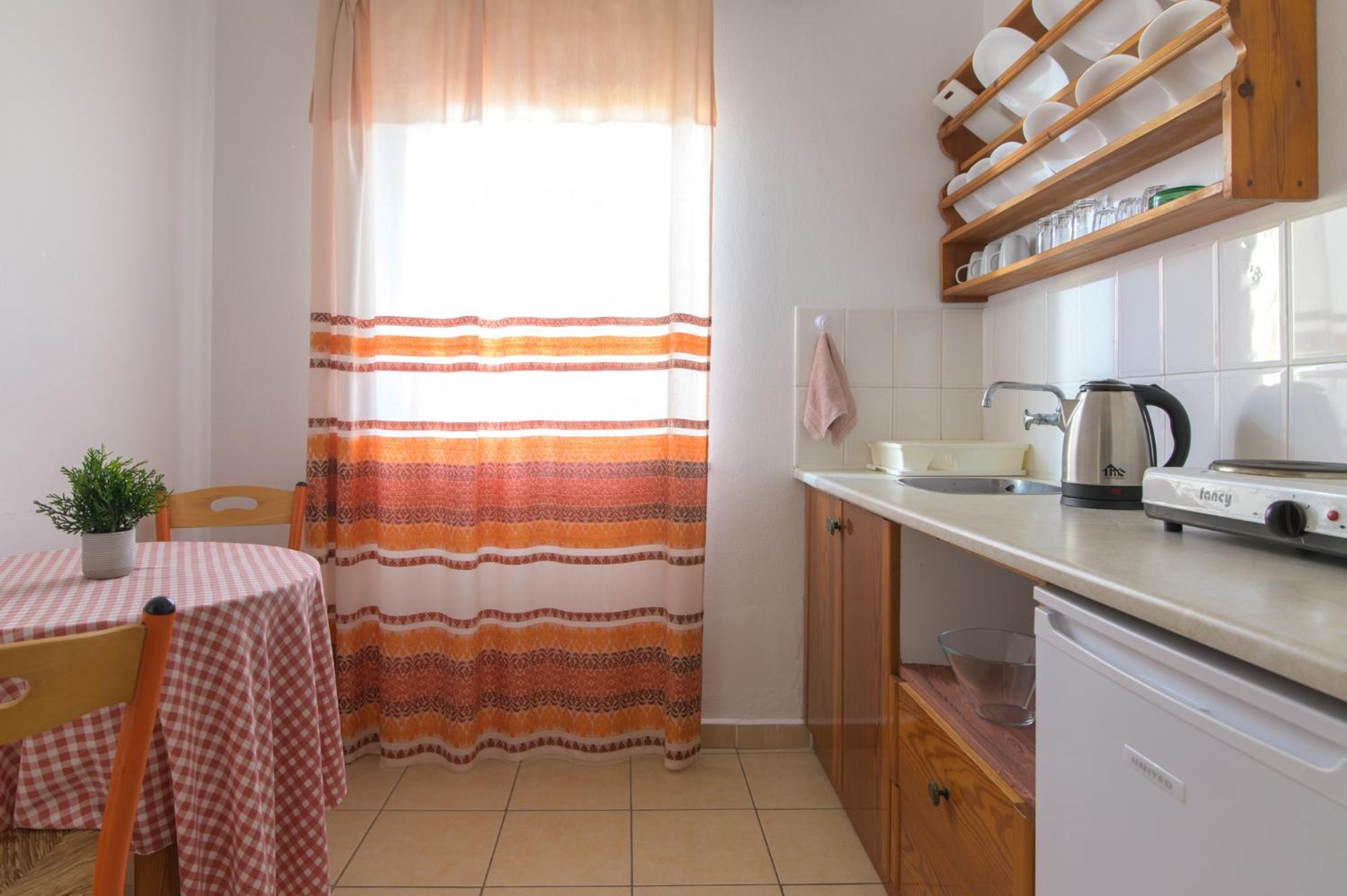 Haris Apartments Kokkini Hani Екстериор снимка