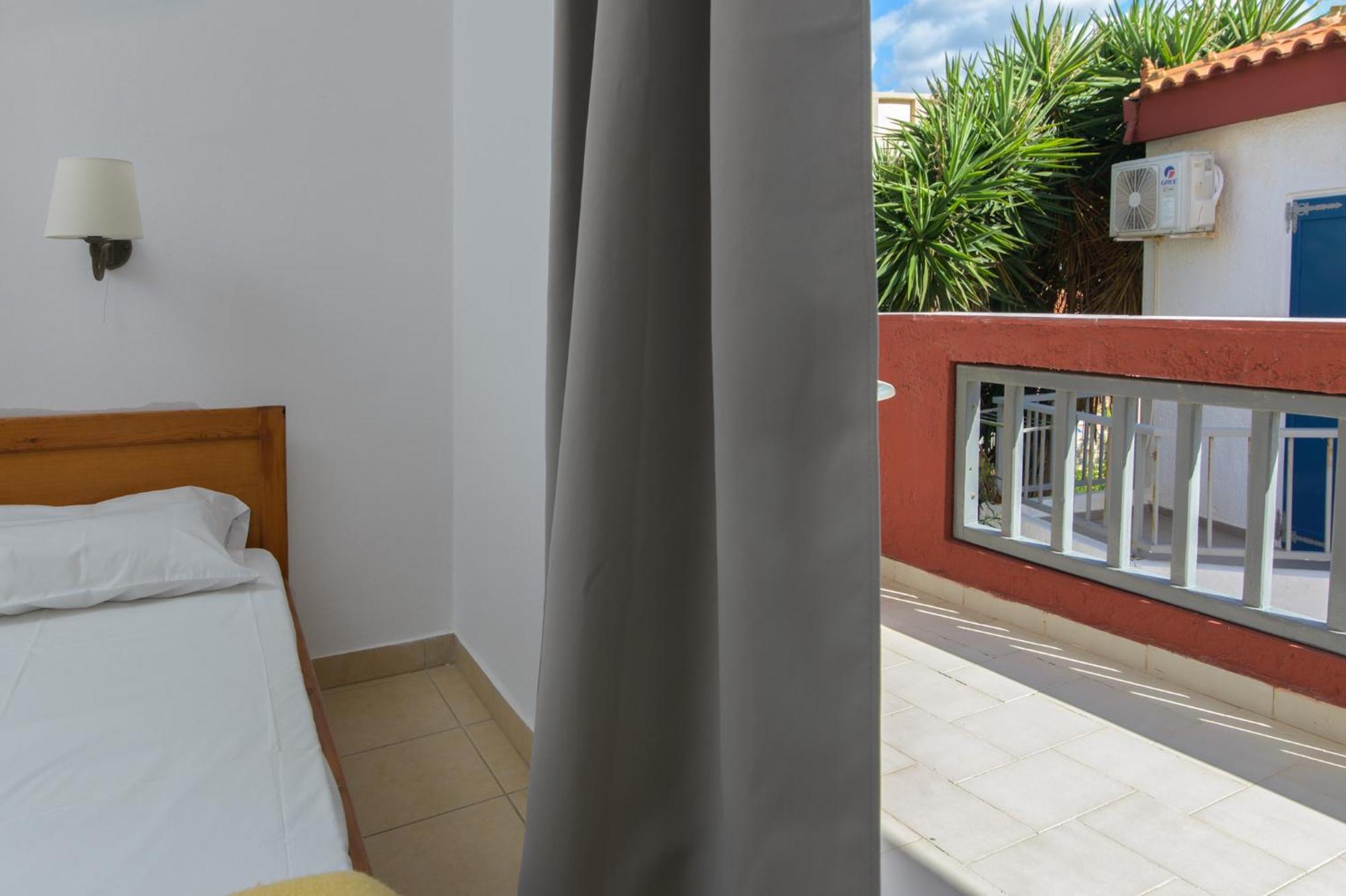 Haris Apartments Kokkini Hani Екстериор снимка