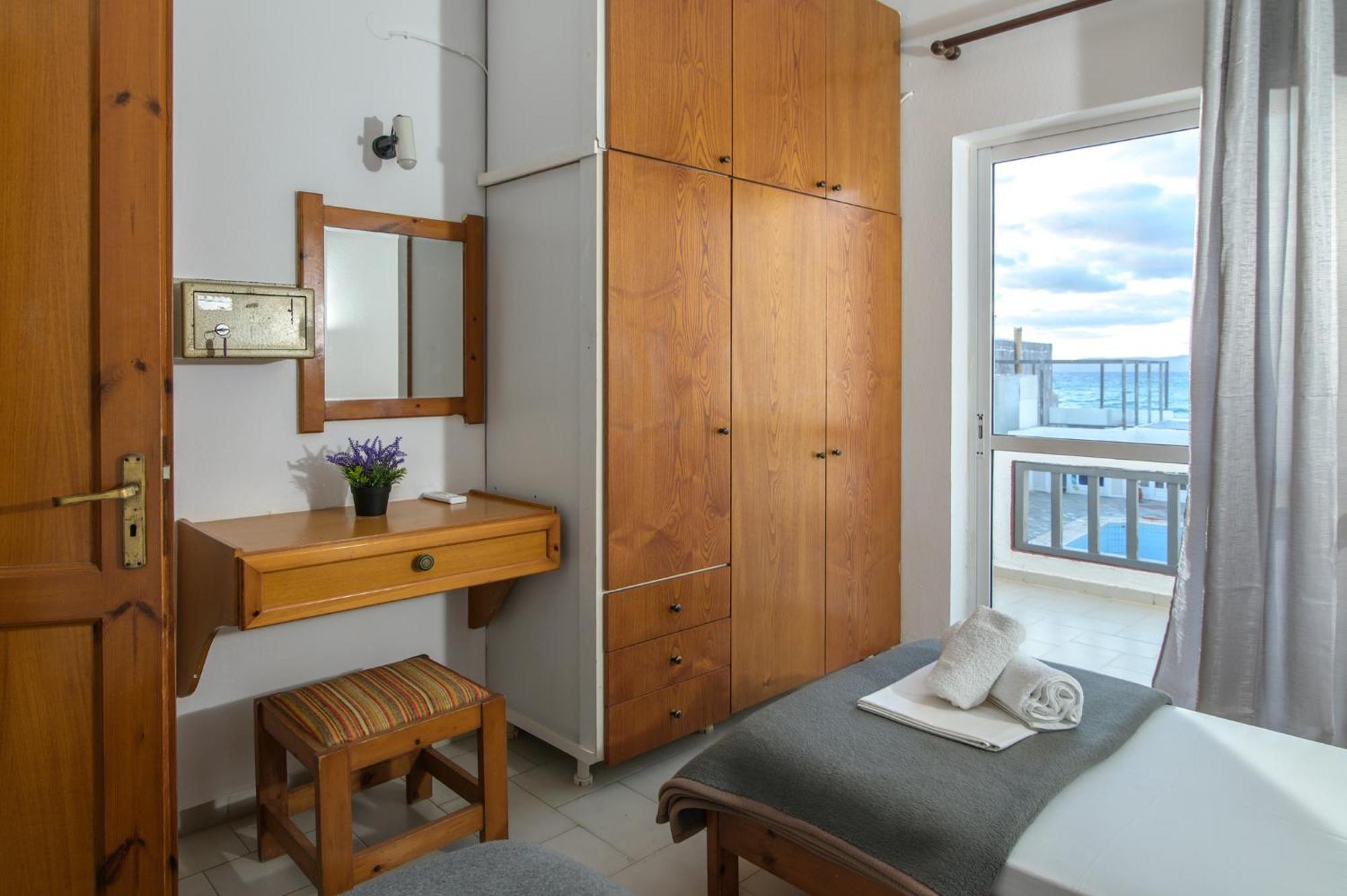 Haris Apartments Kokkini Hani Екстериор снимка